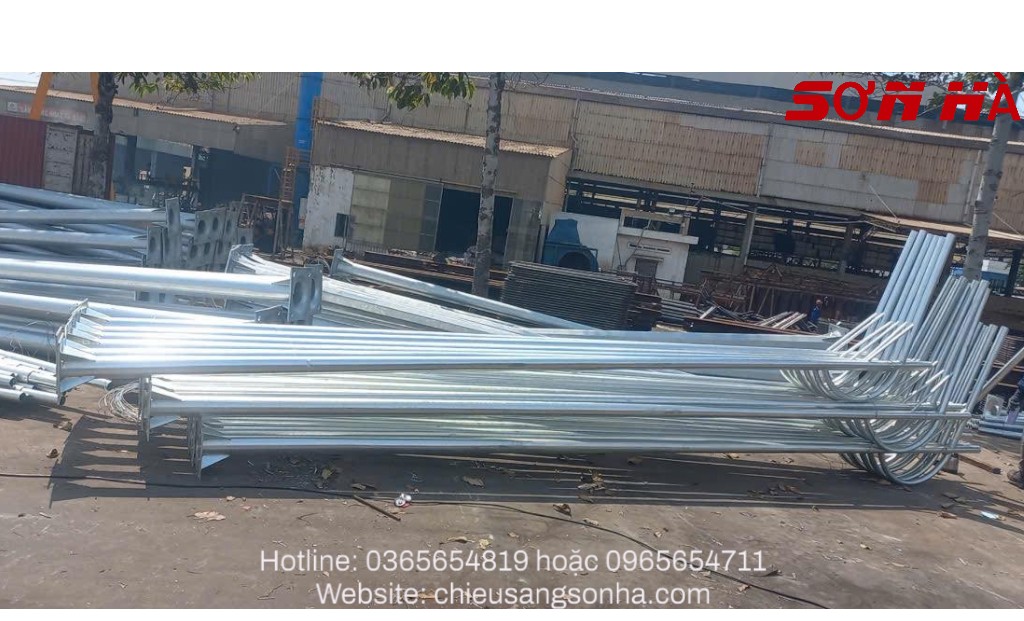 Cột đèn mạ kẽm nhúng nóng